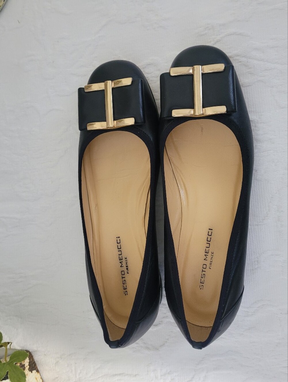 Sesto  Meucci OF Florence Italian Wome's Black Heels Gold Buckle Shoes Size 7.5